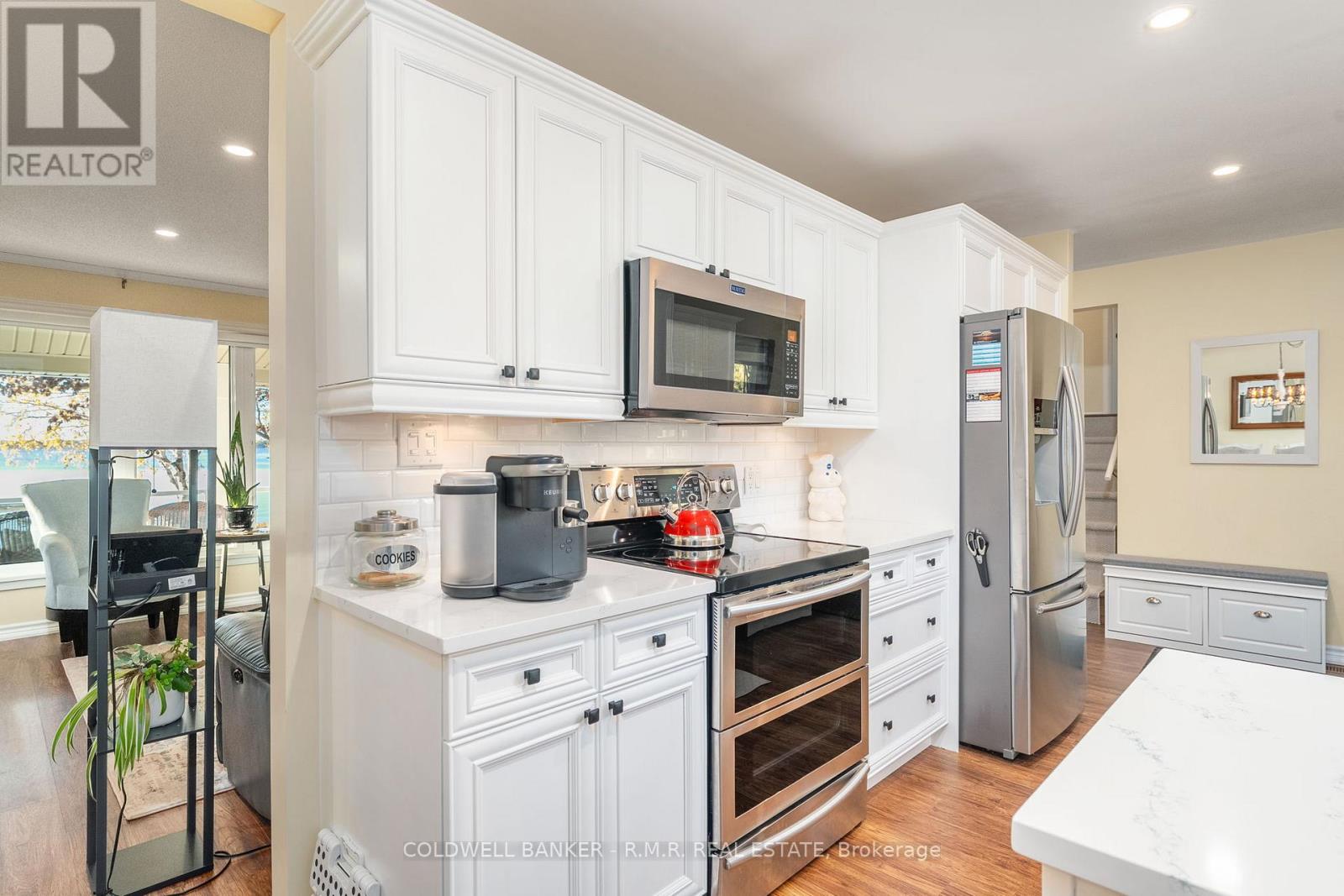 32 Iris Drive, Kawartha Lakes (Fenelon), Ontario  K0M 1G0 - Photo 11 - X12494586