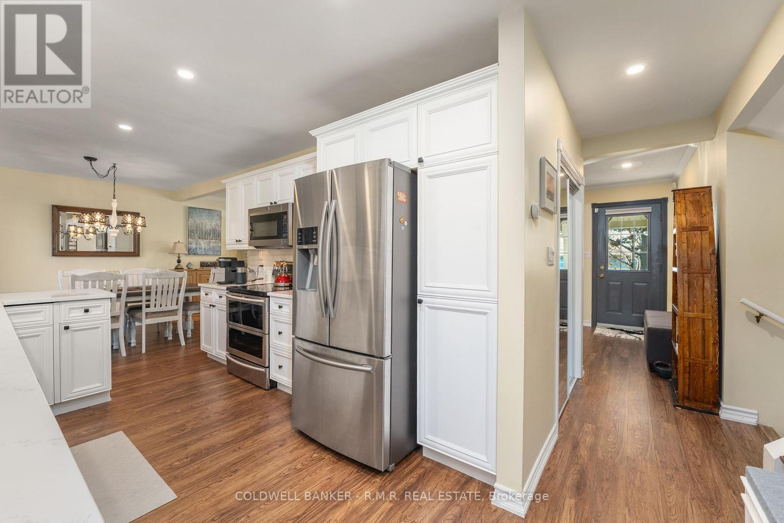 32 Iris Drive, Kawartha Lakes (Fenelon), Ontario  K0M 1G0 - Photo 12 - X12494586