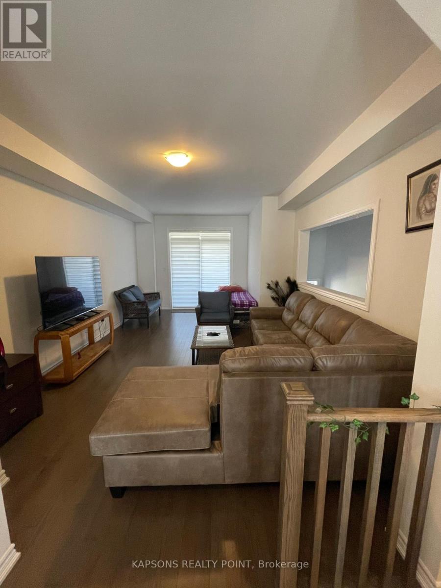 11 Gemma Place, Brampton, Ontario  L6Z 0J5 - Photo 2 - W12485916