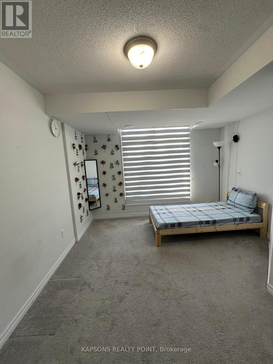 11 Gemma Place, Brampton, Ontario  L6Z 0J5 - Photo 11 - W12485916