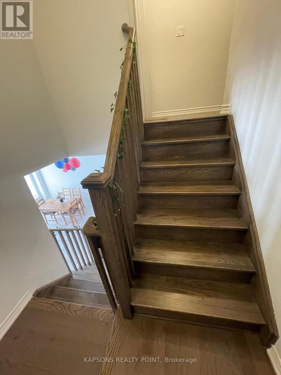 11 Gemma Place, Brampton, Ontario  L6Z 0J5 - Photo 12 - W12485916