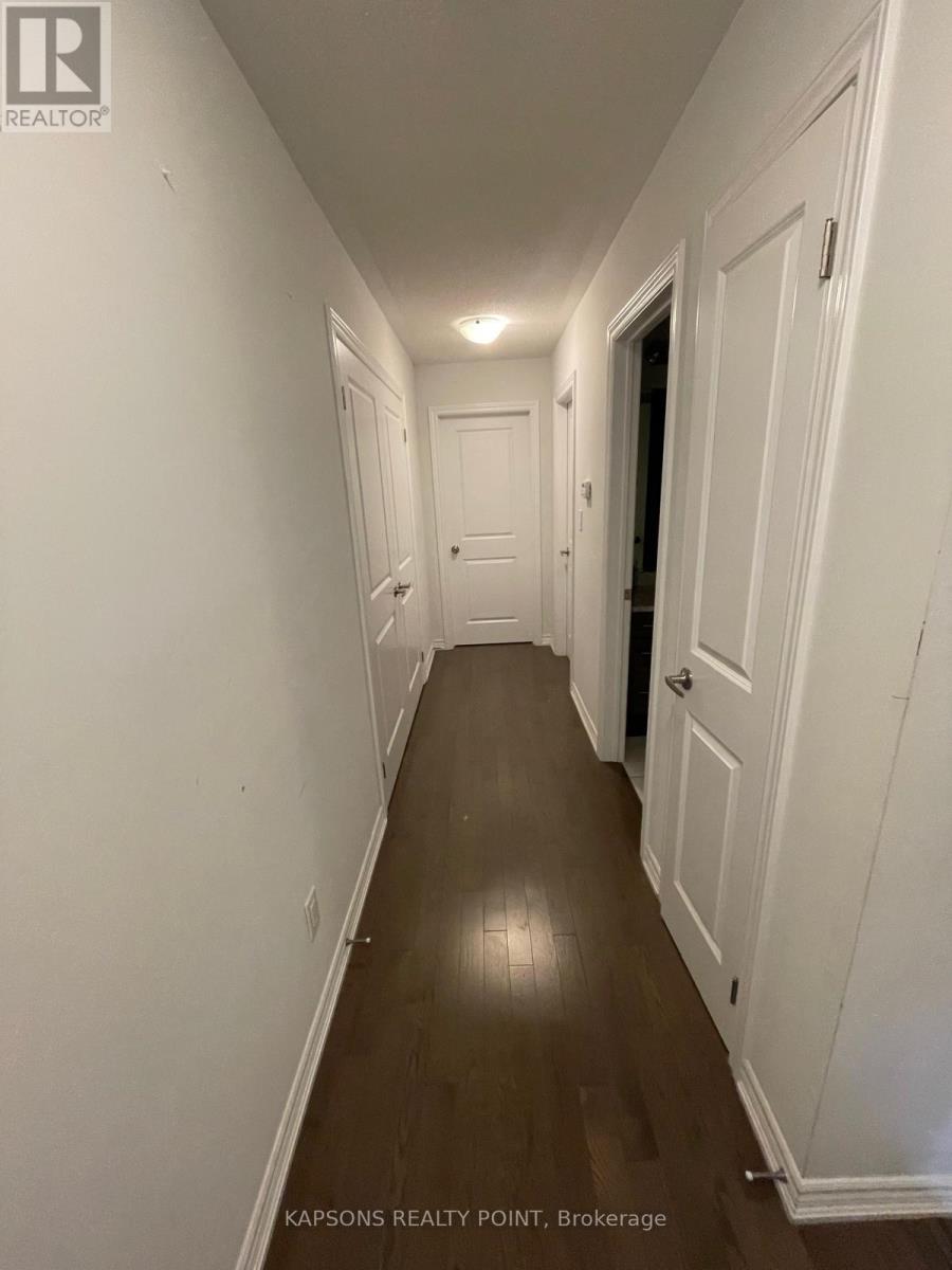 11 Gemma Place, Brampton, Ontario  L6Z 0J5 - Photo 9 - W12485916