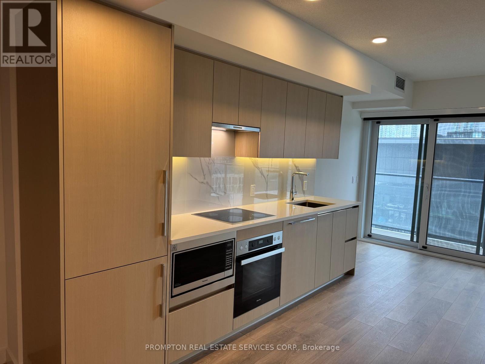 2002 - 3 Concord Cityplace Way, Toronto, Ontario  M5V 0X4 - Photo 10 - C12494500