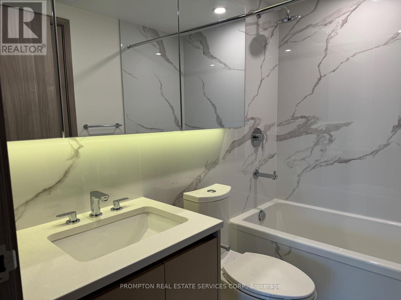 2002 - 3 Concord Cityplace Way, Toronto, Ontario  M5V 0X4 - Photo 11 - C12494500