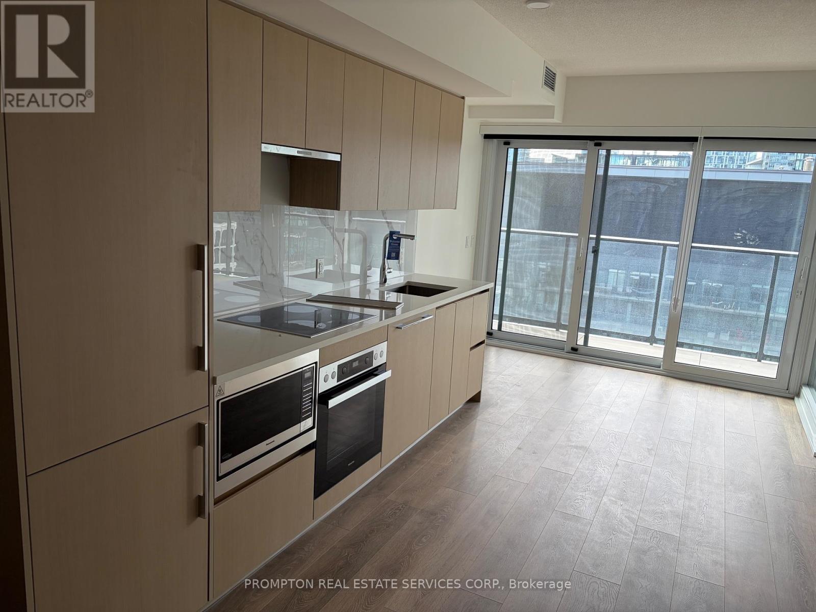 2002 - 3 Concord Cityplace Way, Toronto, Ontario  M5V 0X4 - Photo 7 - C12494500