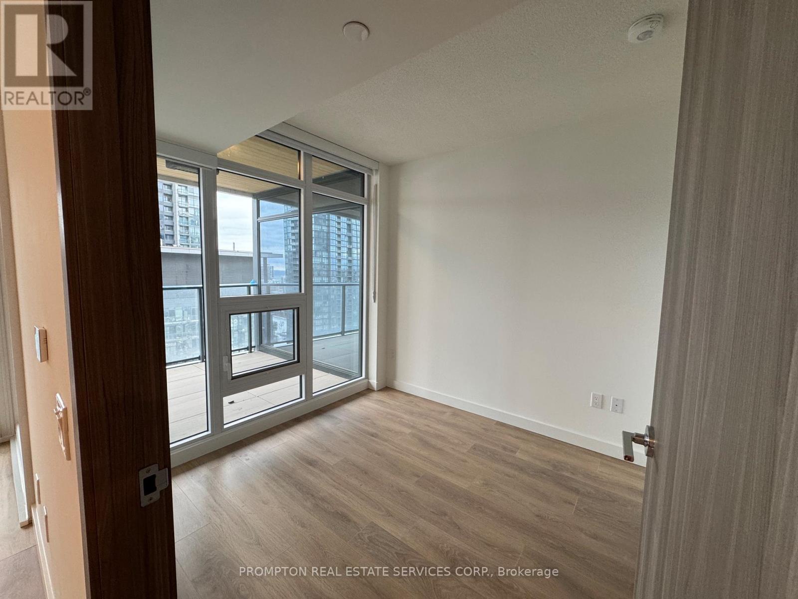 2002 - 3 Concord Cityplace Way, Toronto, Ontario  M5V 0X4 - Photo 9 - C12494500