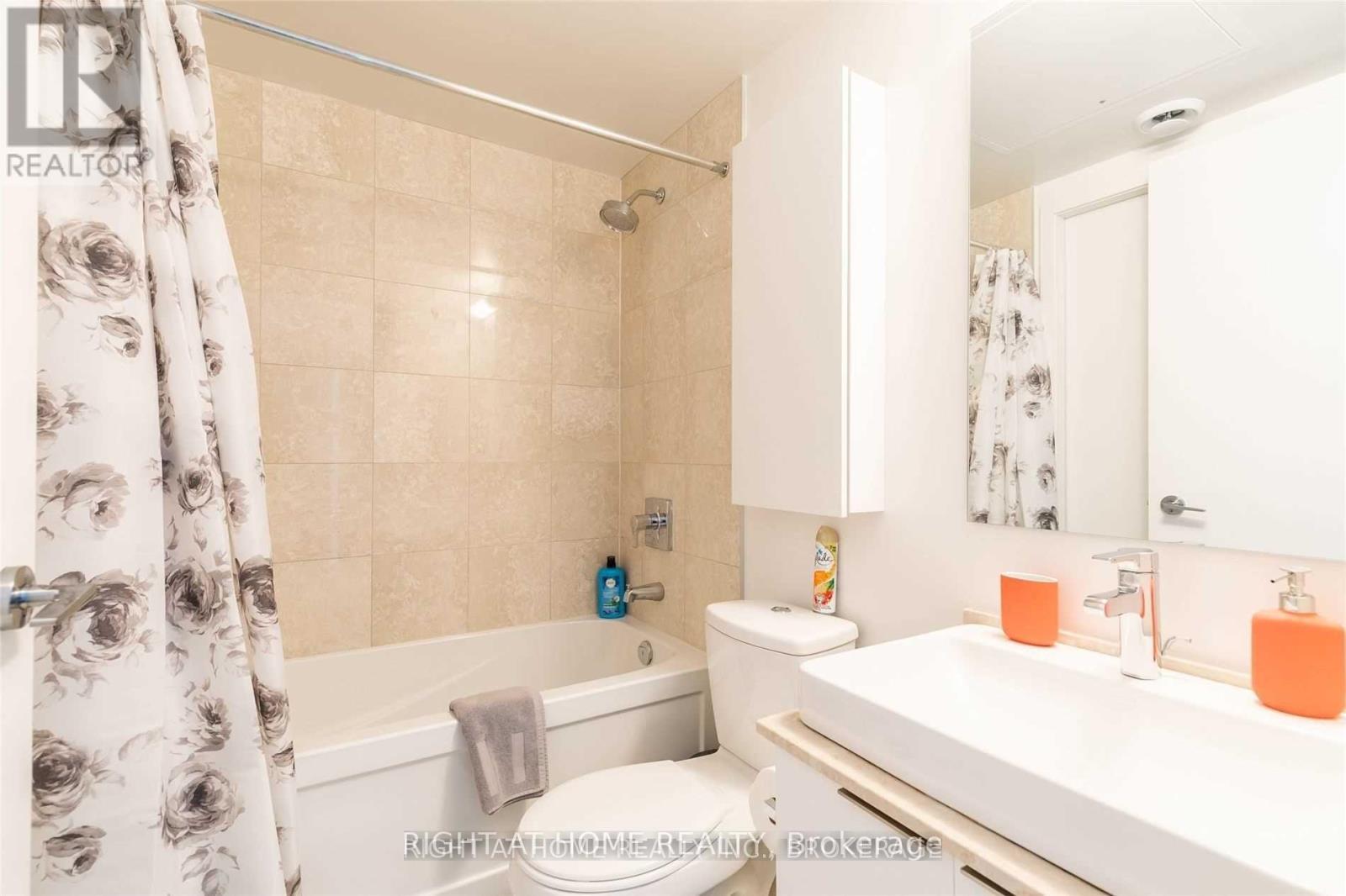 5512 - 14 York Street, Toronto, Ontario  M5J 2Z2 - Photo 11 - C12494546