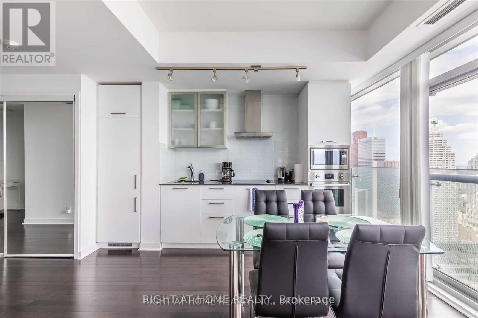 5512 - 14 York Street, Toronto, Ontario  M5J 2Z2 - Photo 18 - C12494546