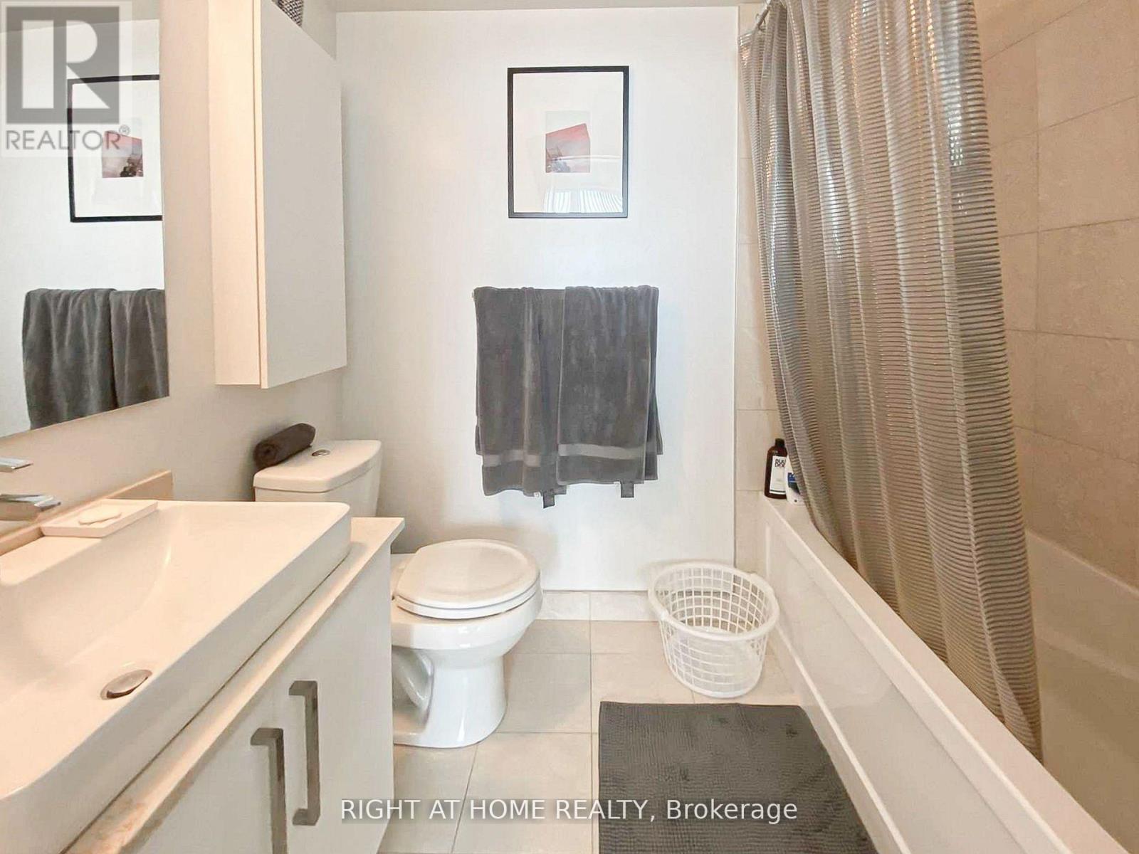 4702 - 12 York Street, Toronto, Ontario  M5J 0A9 - Photo 10 - C12494550