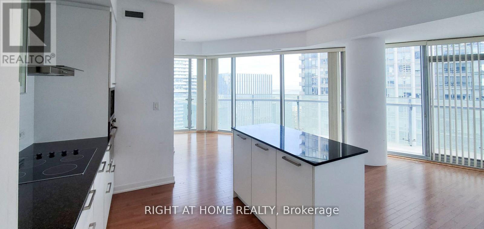 4702 - 12 York Street, Toronto, Ontario  M5J 0A9 - Photo 14 - C12494550