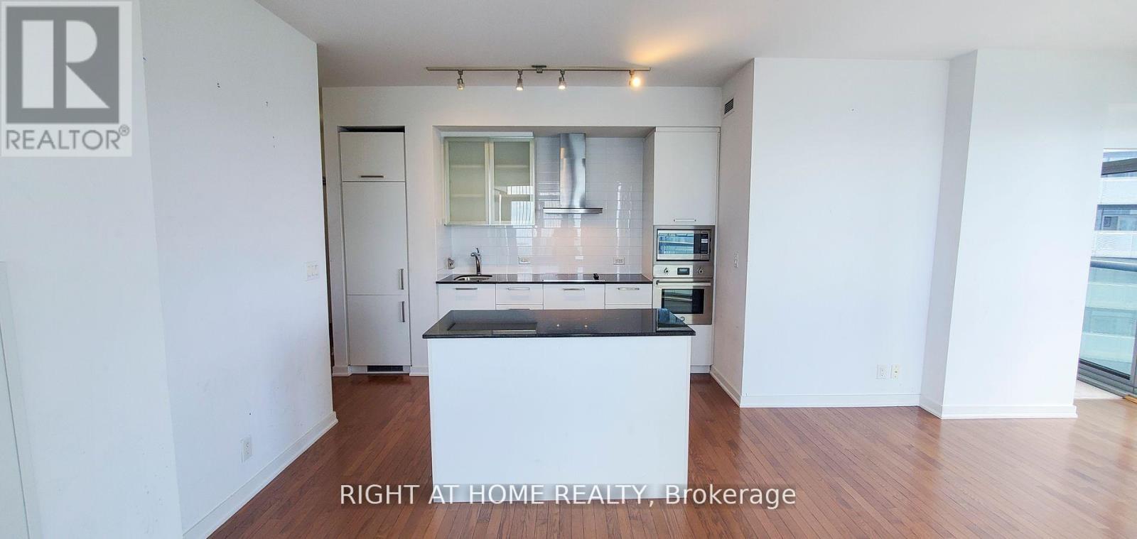 4702 - 12 York Street, Toronto, Ontario  M5J 0A9 - Photo 15 - C12494550