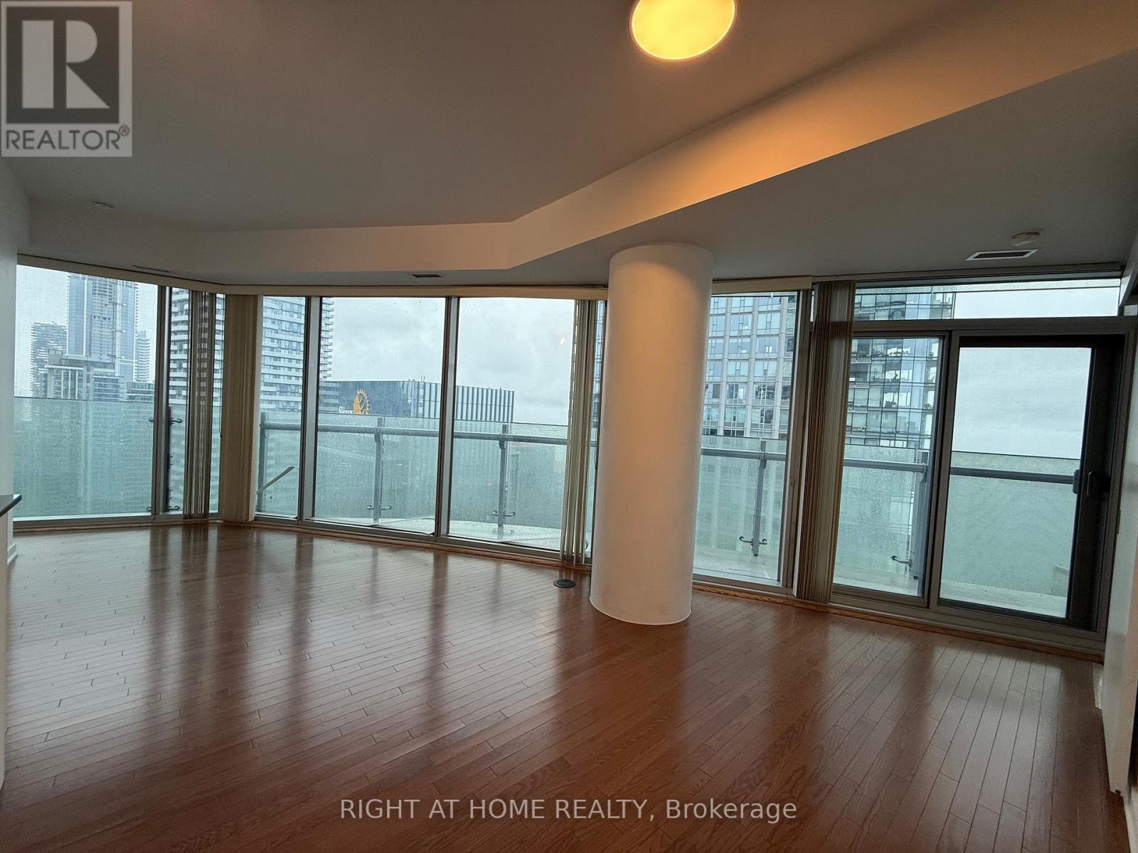 4702 - 12 York Street, Toronto, Ontario  M5J 0A9 - Photo 16 - C12494550