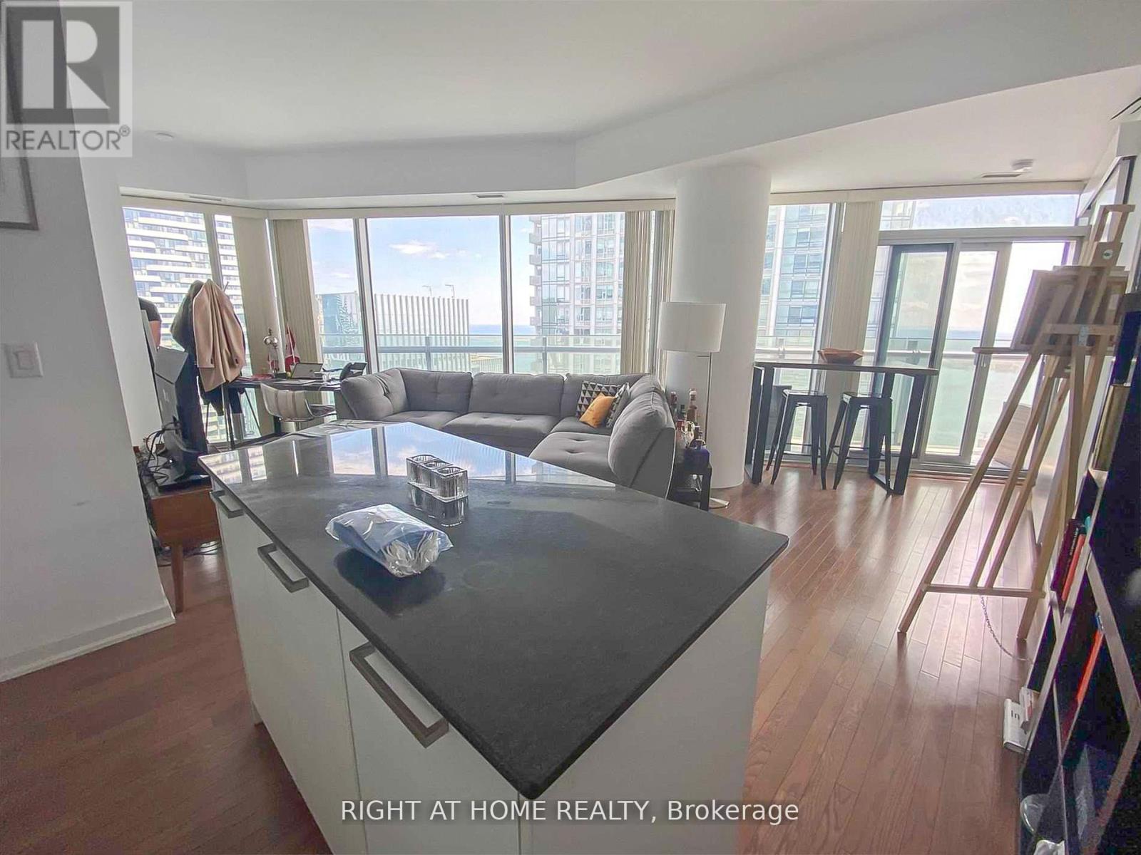 4702 - 12 York Street, Toronto, Ontario  M5J 0A9 - Photo 2 - C12494550