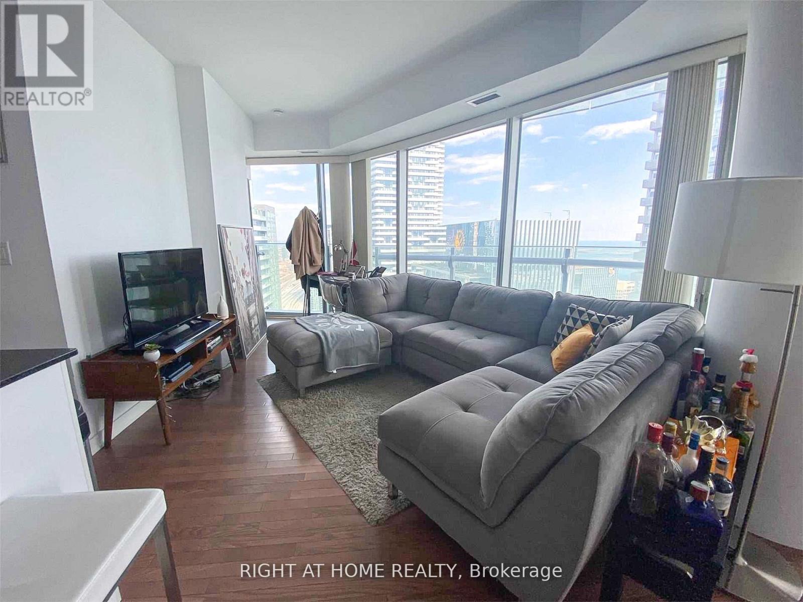 4702 - 12 York Street, Toronto, Ontario  M5J 0A9 - Photo 3 - C12494550