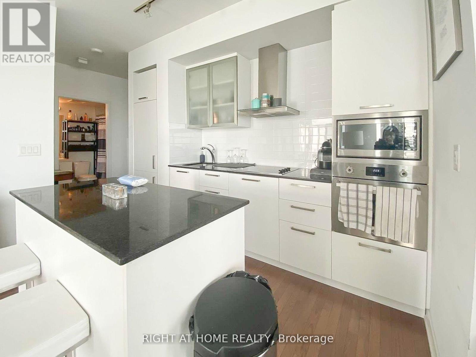 4702 - 12 York Street, Toronto, Ontario  M5J 0A9 - Photo 6 - C12494550