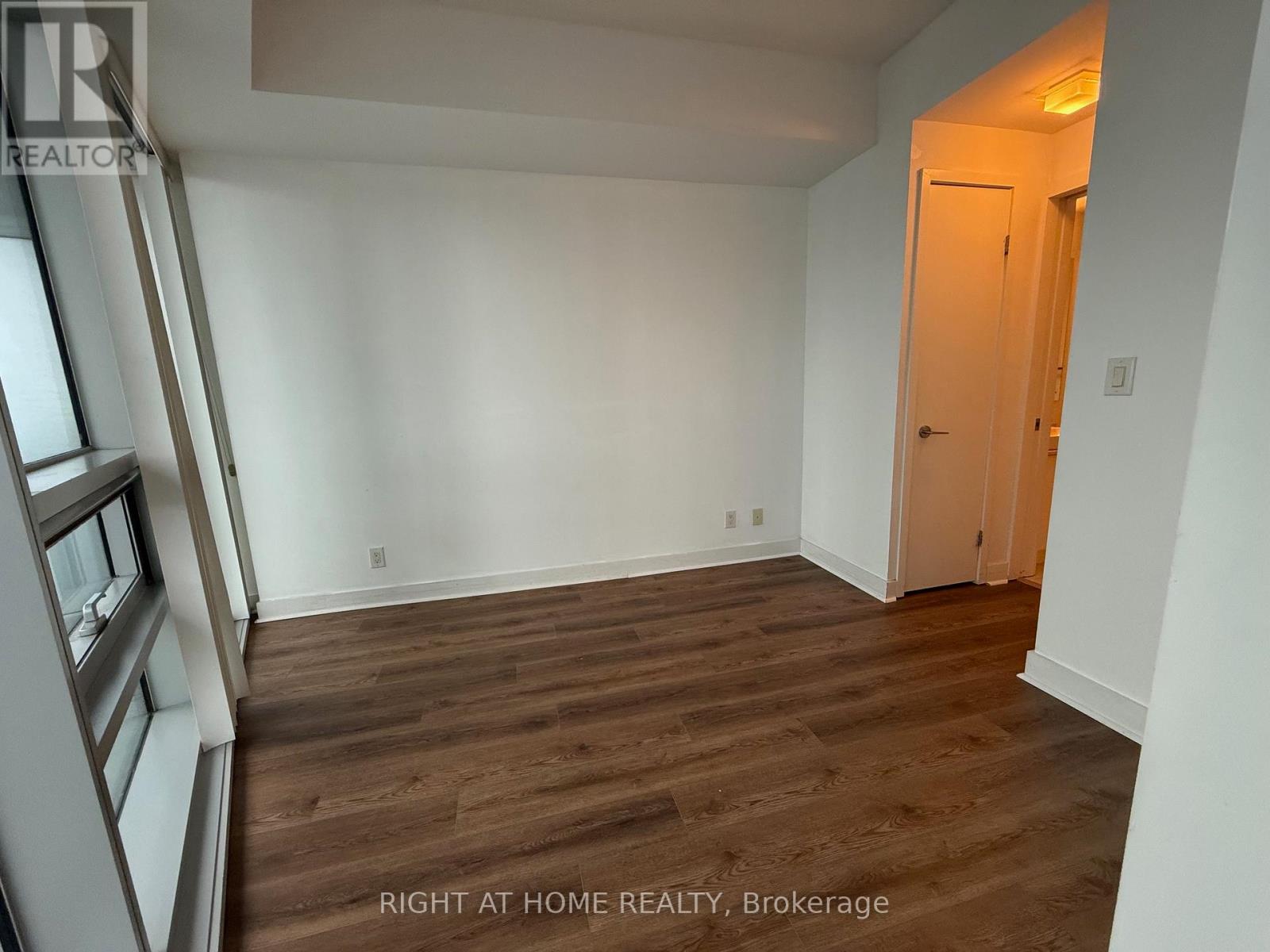 4702 - 12 York Street, Toronto, Ontario  M5J 0A9 - Photo 8 - C12494550