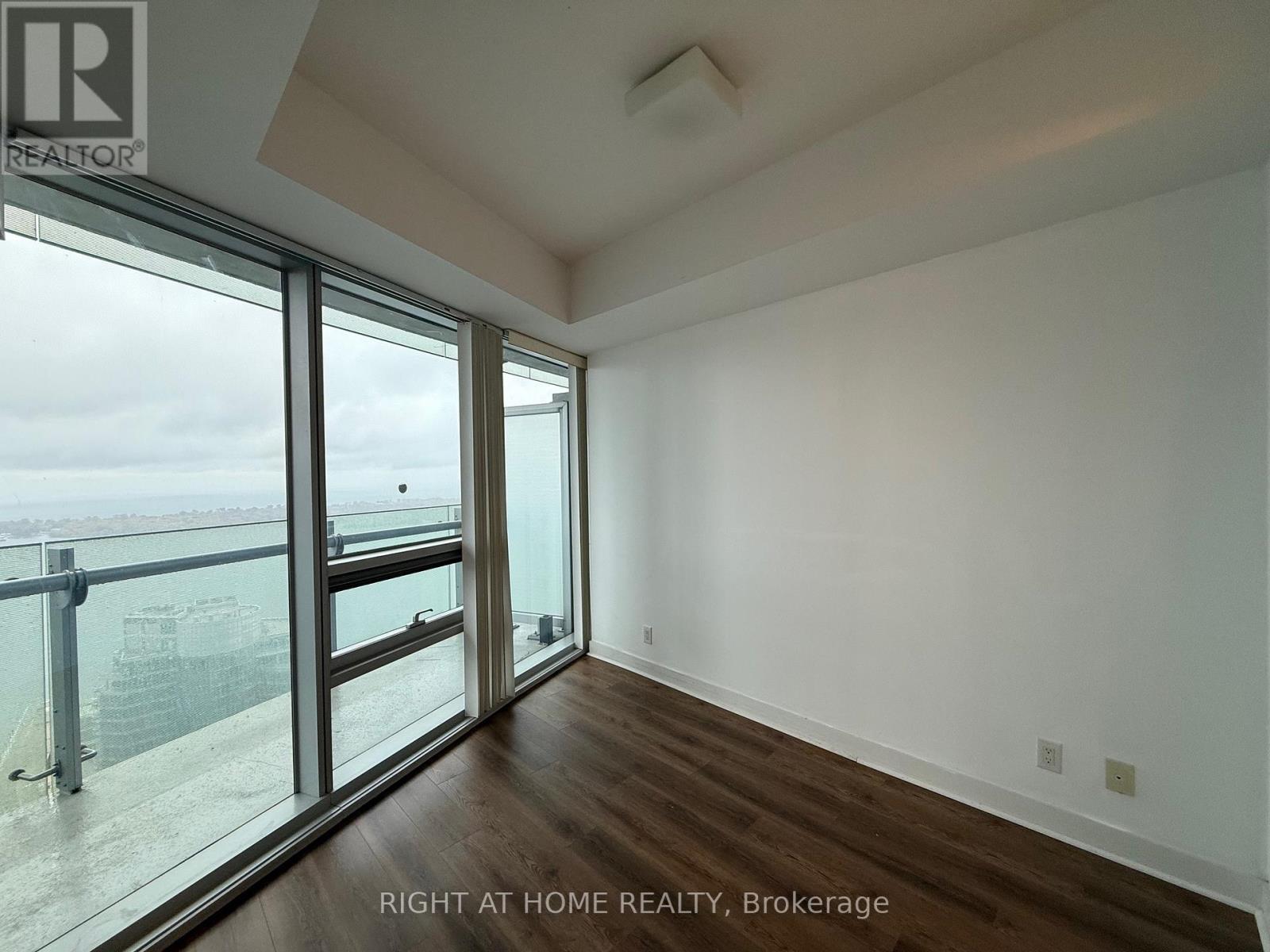 4702 - 12 York Street, Toronto, Ontario  M5J 0A9 - Photo 9 - C12494550