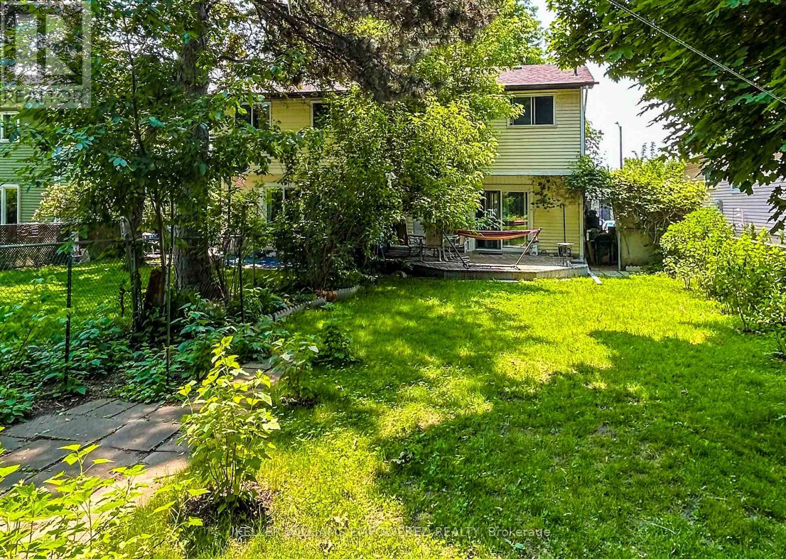 199 Hollyberry Trail, Toronto, Ontario  M2H 2P3 - Photo 22 - C12494576