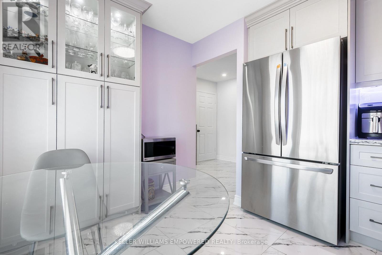 199 Hollyberry Trail, Toronto, Ontario  M2H 2P3 - Photo 5 - C12494576