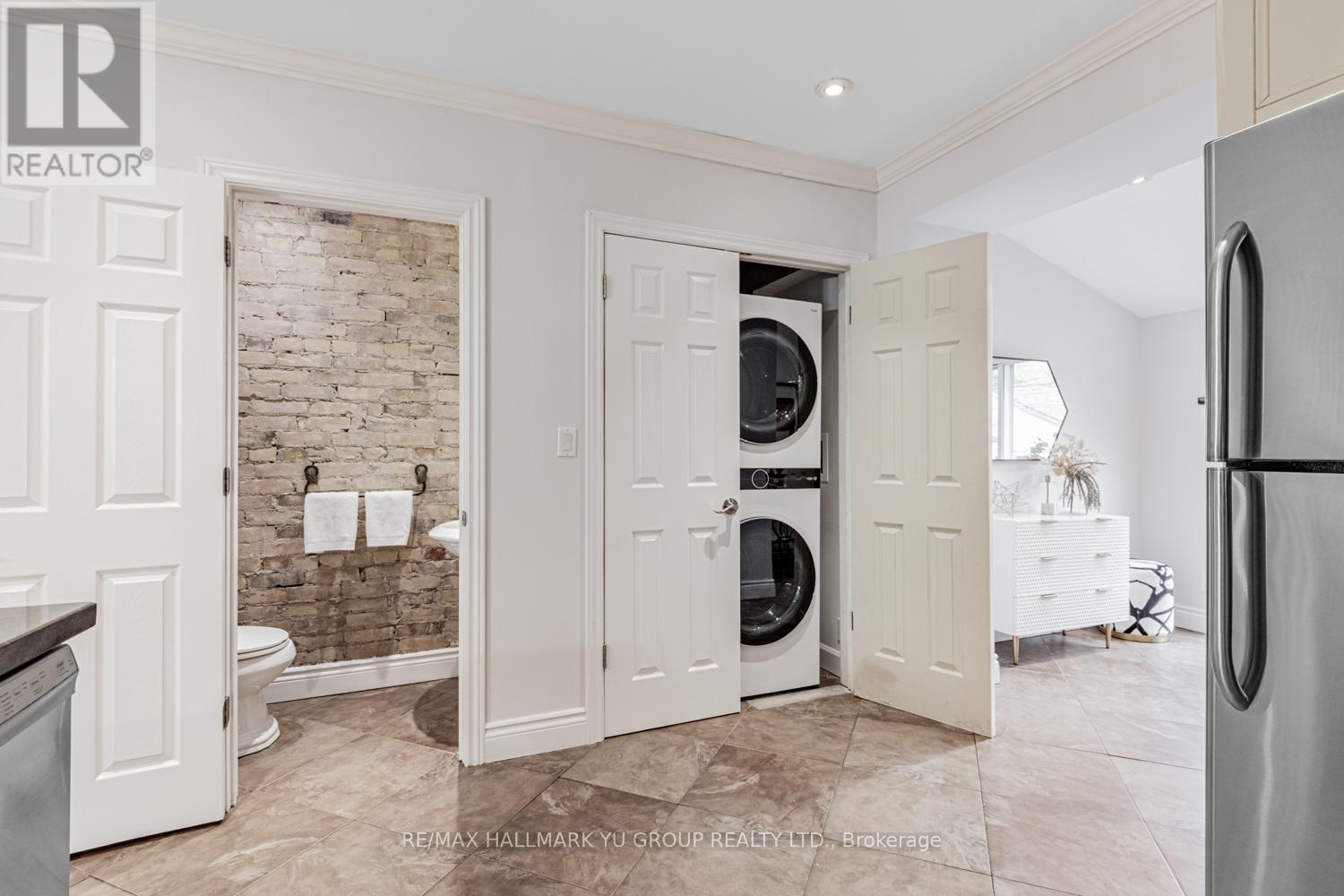 402 Milverton Boulevard, Toronto, Ontario  M4J 1V9 - Photo 10 - E12494554