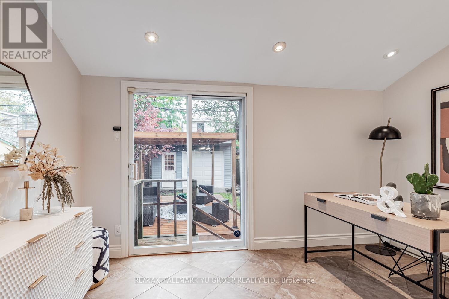 402 Milverton Boulevard, Toronto, Ontario  M4J 1V9 - Photo 11 - E12494554