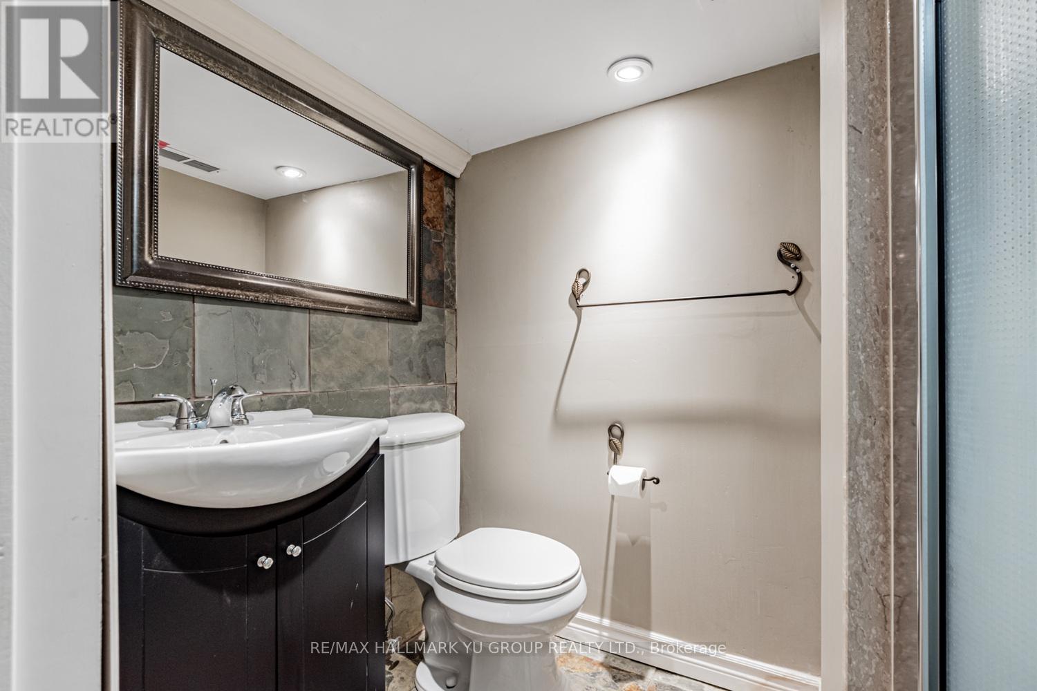 402 Milverton Boulevard, Toronto, Ontario  M4J 1V9 - Photo 19 - E12494554