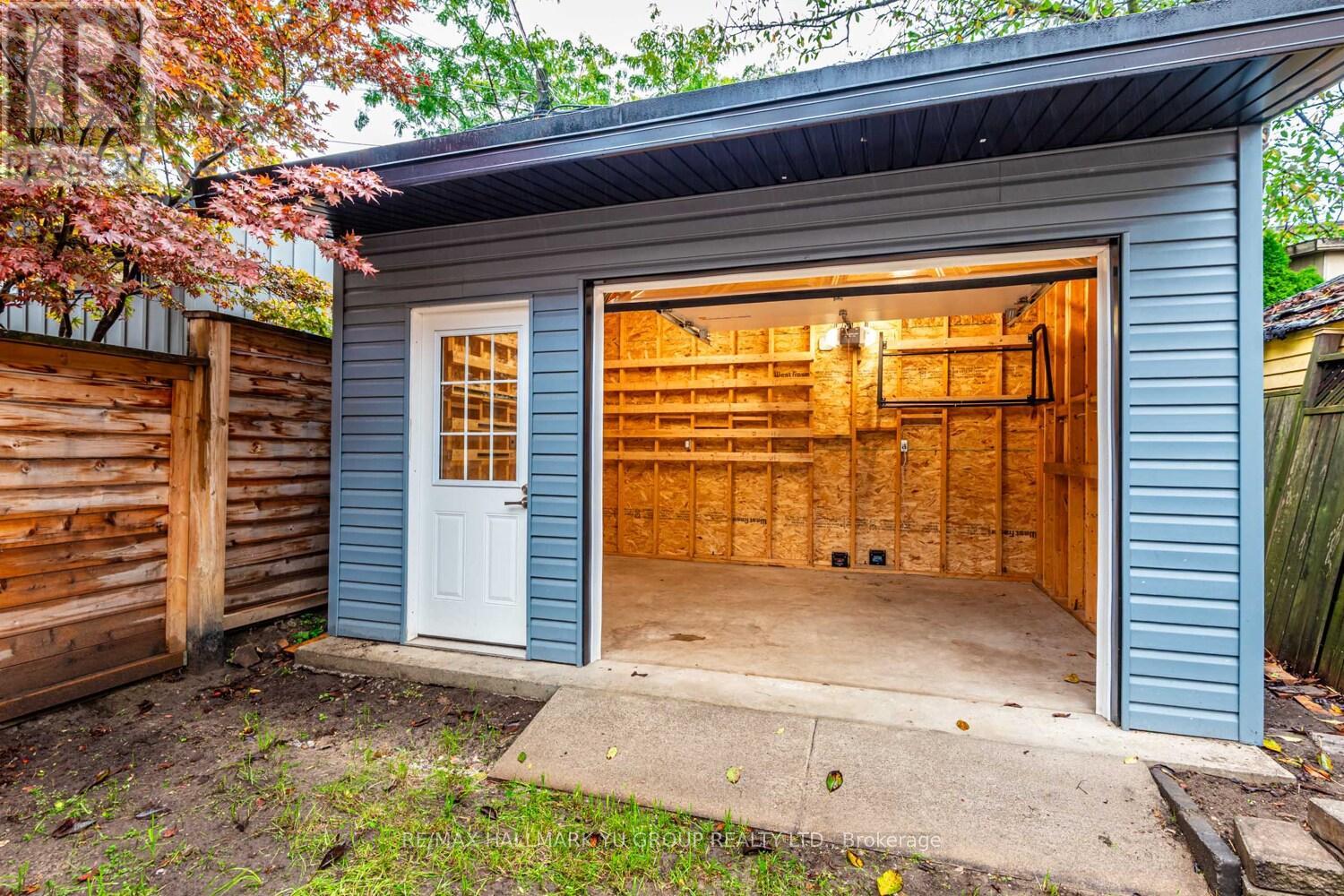 402 Milverton Boulevard, Toronto, Ontario  M4J 1V9 - Photo 21 - E12494554