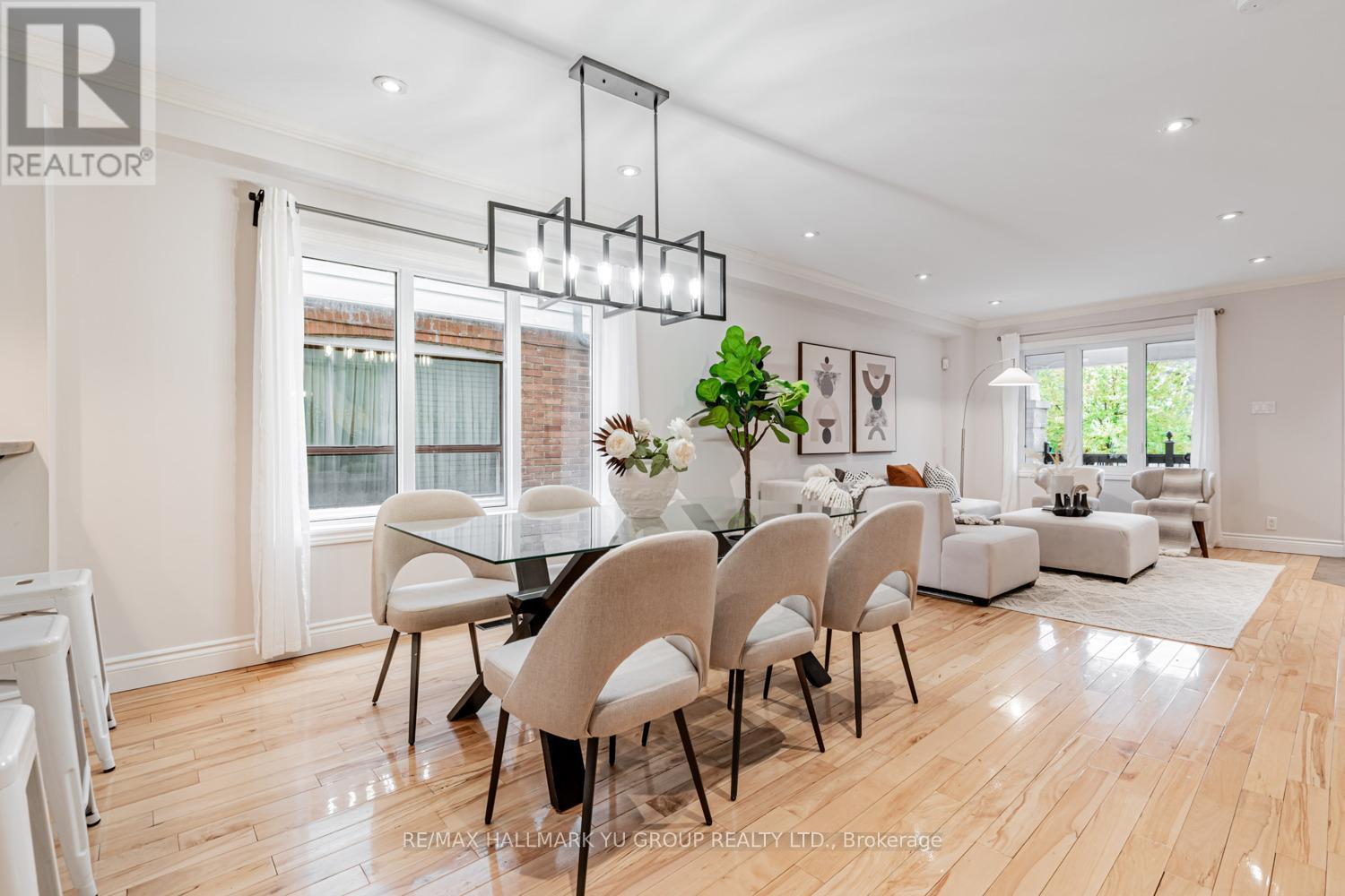 402 Milverton Boulevard, Toronto, Ontario  M4J 1V9 - Photo 7 - E12494554