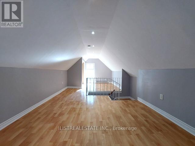 Upper - 2143 Gerrard Street E, Toronto, Ontario  M4E 2C1 - Photo 14 - E12494558