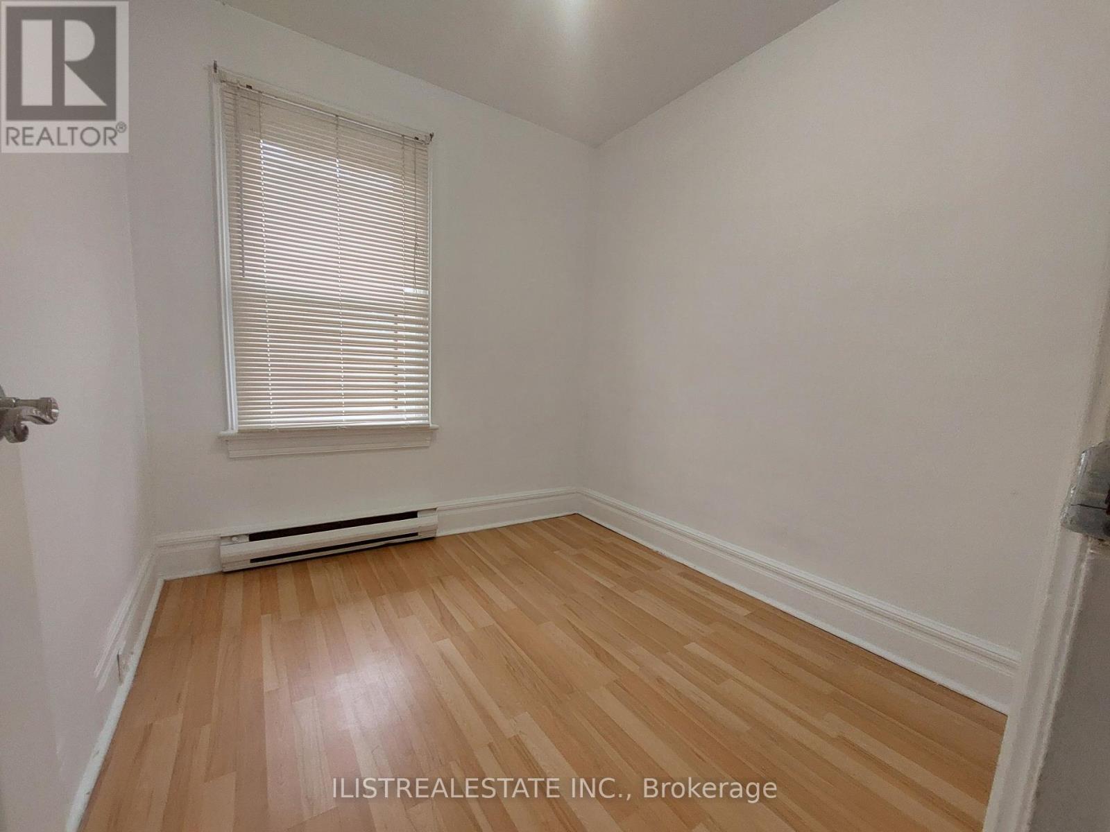 Upper - 2143 Gerrard Street E, Toronto, Ontario  M4E 2C1 - Photo 6 - E12494558