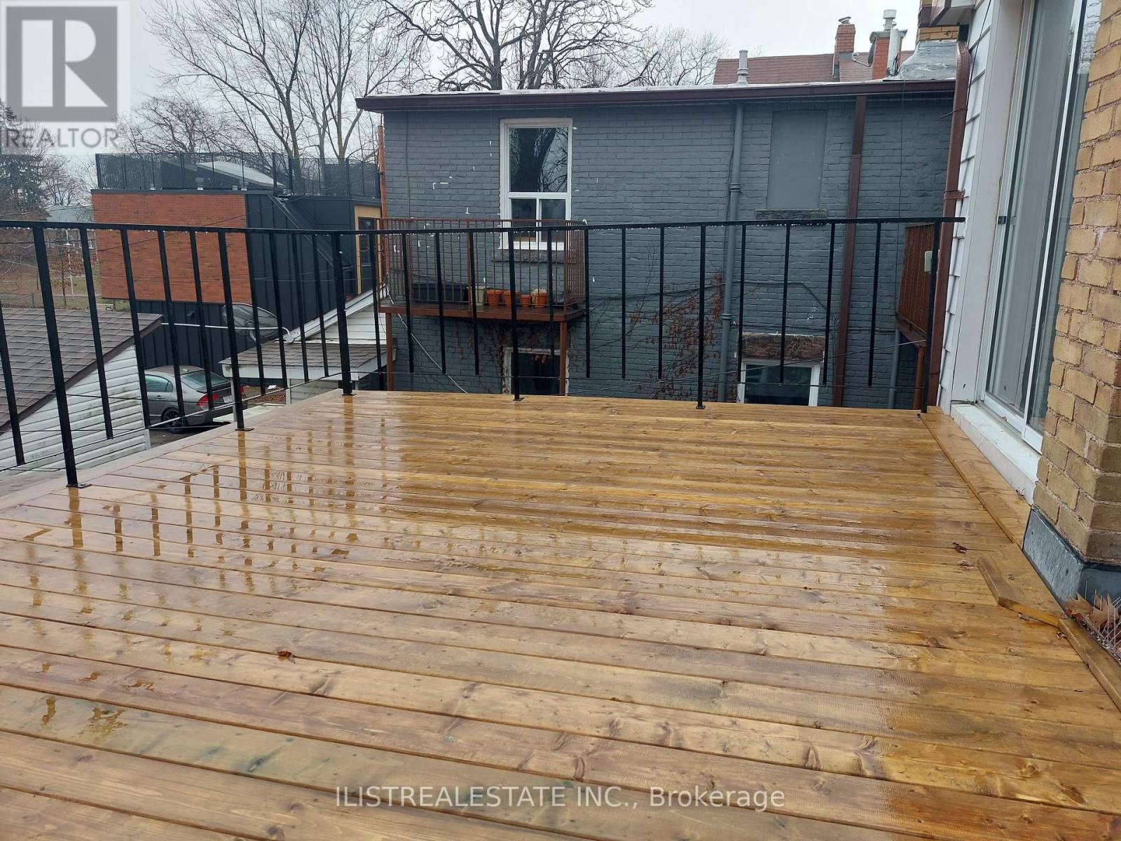 Upper - 2143 Gerrard Street E, Toronto, Ontario  M4E 2C1 - Photo 8 - E12494558