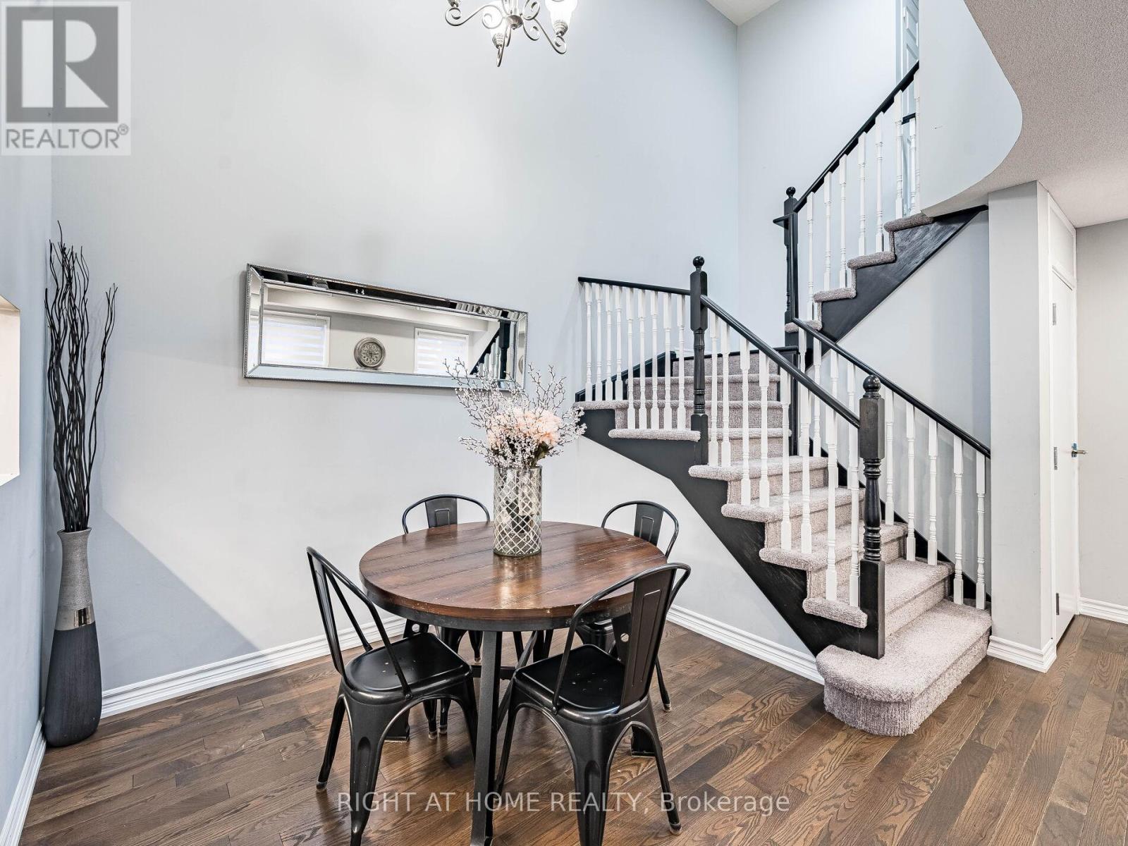 1156 Prestonwood Crescent, Mississauga, Ontario  L5V 2V3 - Photo 10 - W12494508