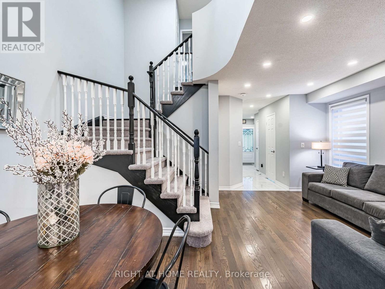 1156 Prestonwood Crescent, Mississauga, Ontario  L5V 2V3 - Photo 11 - W12494508