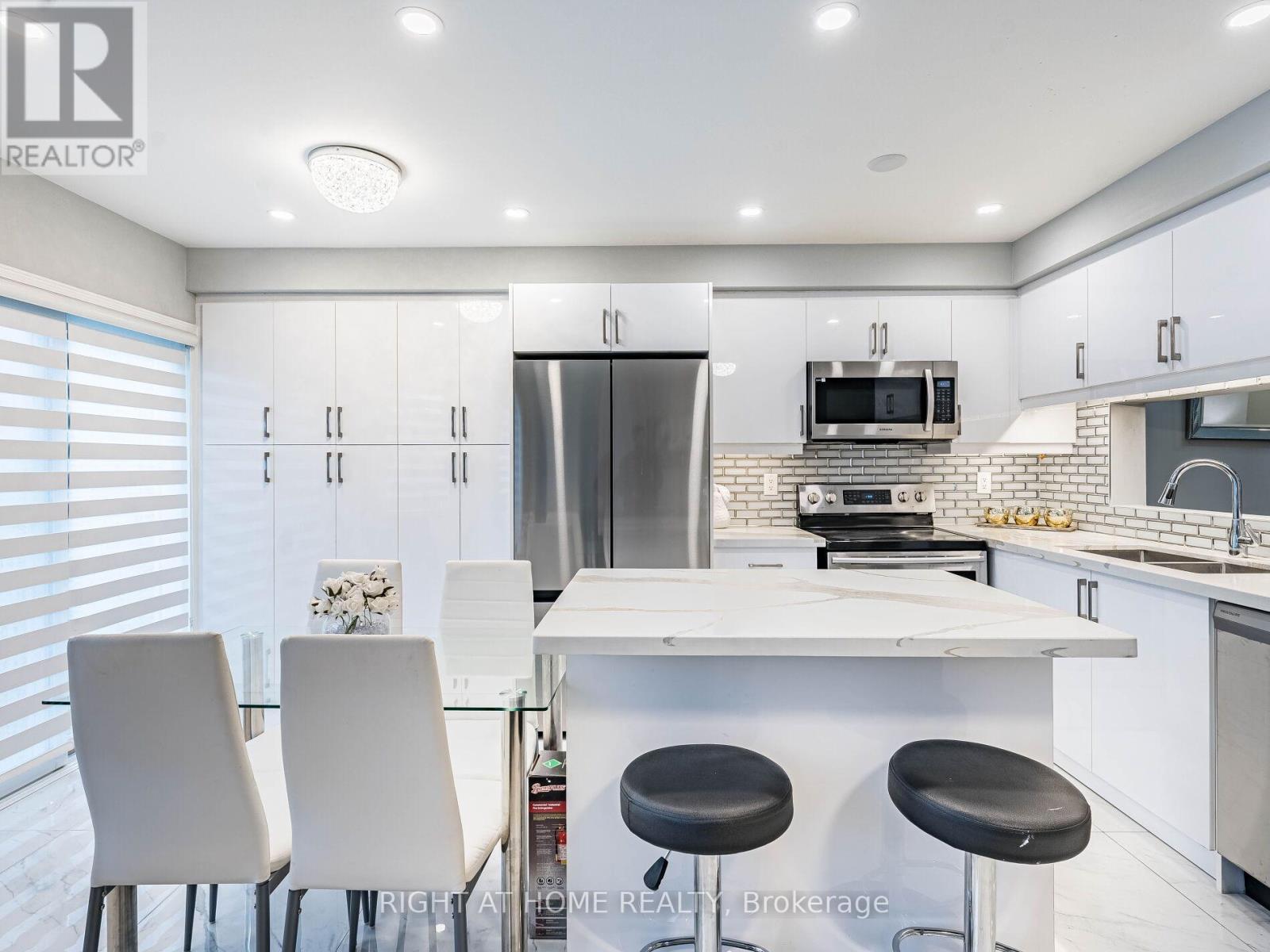 1156 Prestonwood Crescent, Mississauga, Ontario  L5V 2V3 - Photo 16 - W12494508