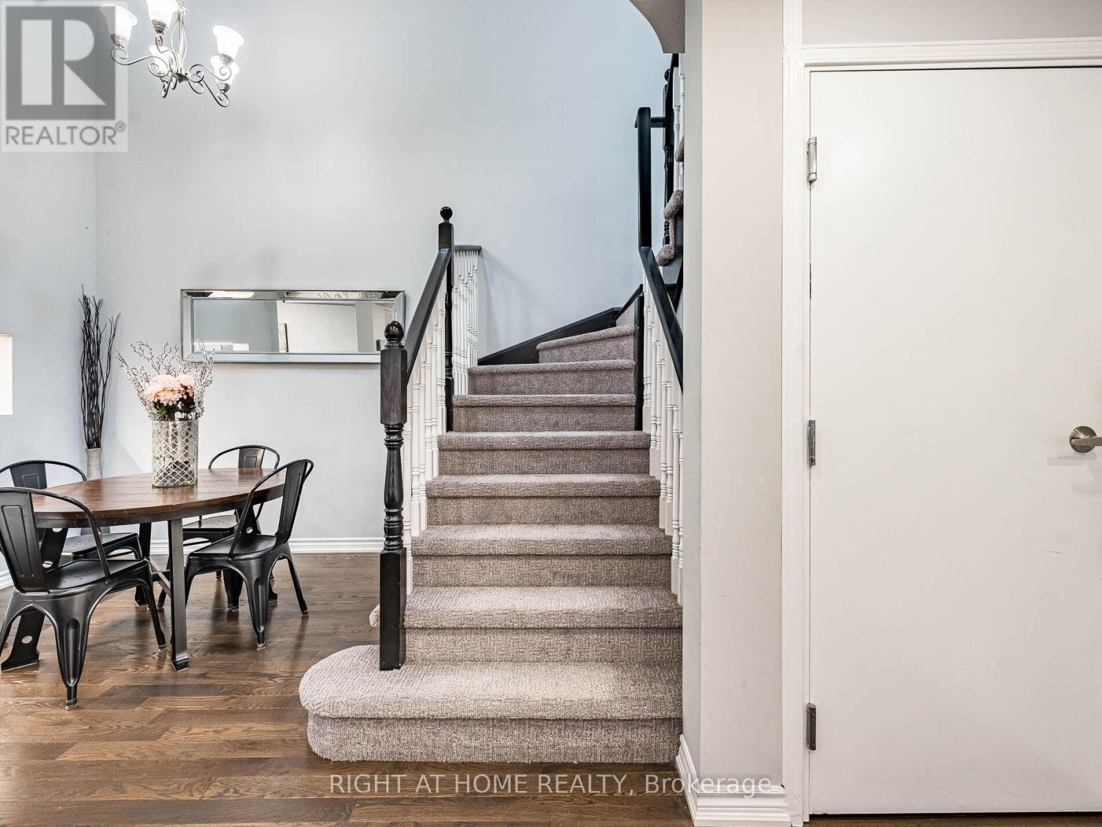 1156 Prestonwood Crescent, Mississauga, Ontario  L5V 2V3 - Photo 23 - W12494508