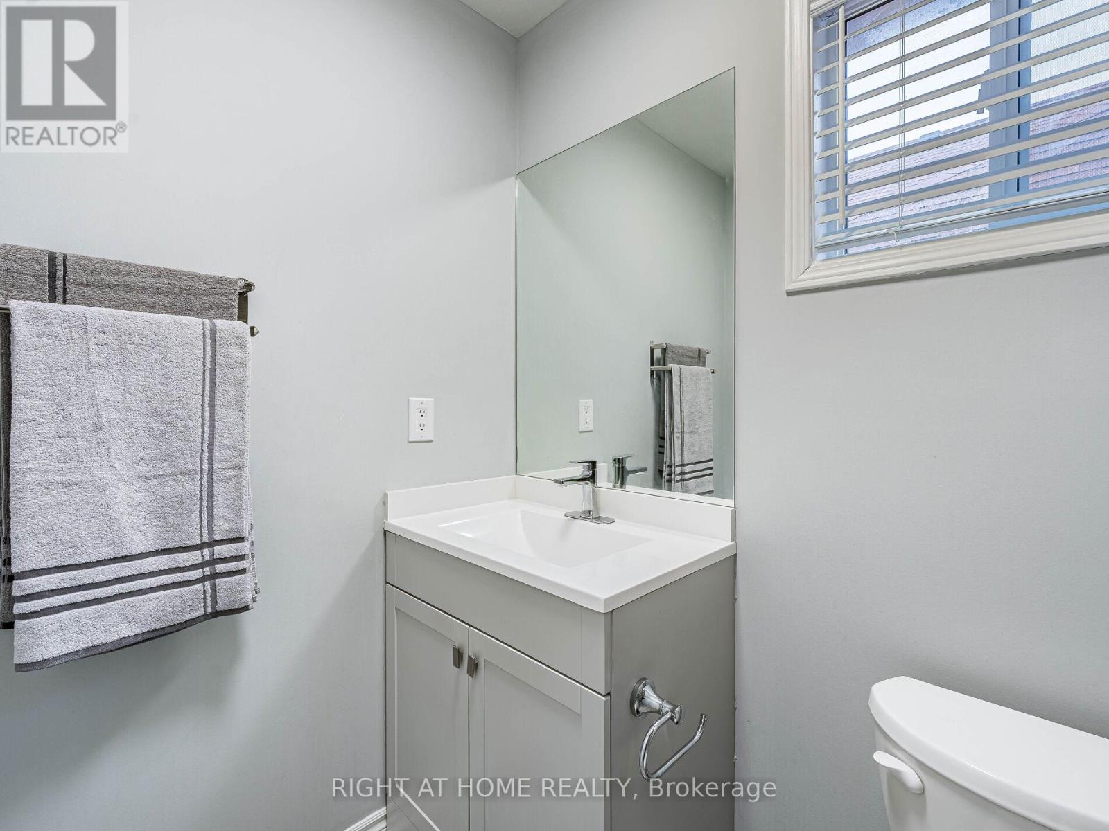 1156 Prestonwood Crescent, Mississauga, Ontario  L5V 2V3 - Photo 35 - W12494508