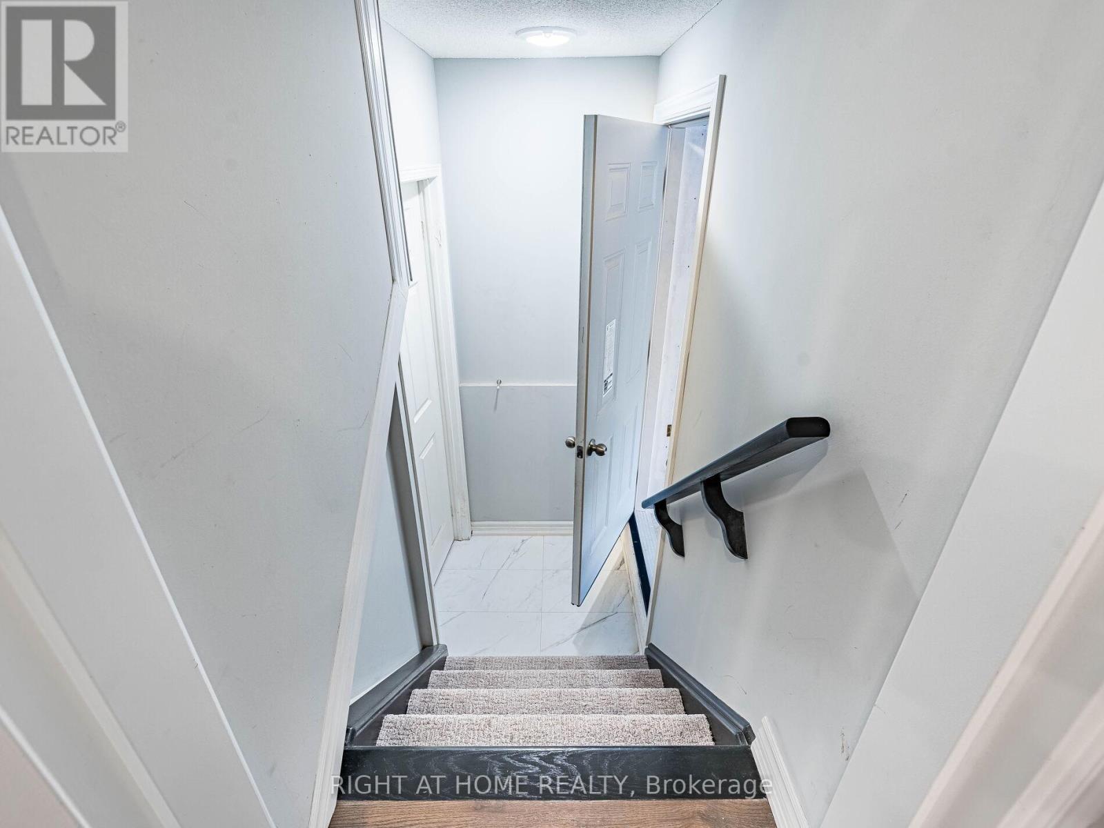 1156 Prestonwood Crescent, Mississauga, Ontario  L5V 2V3 - Photo 37 - W12494508