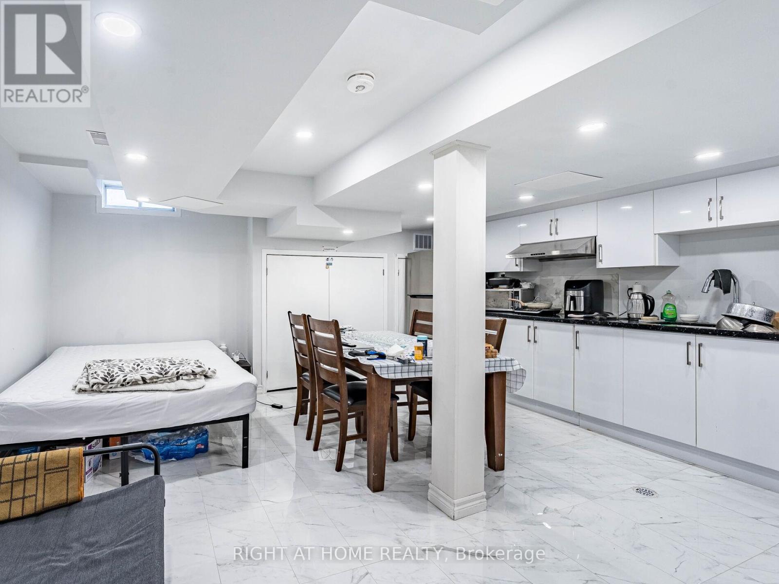 1156 Prestonwood Crescent, Mississauga, Ontario  L5V 2V3 - Photo 38 - W12494508