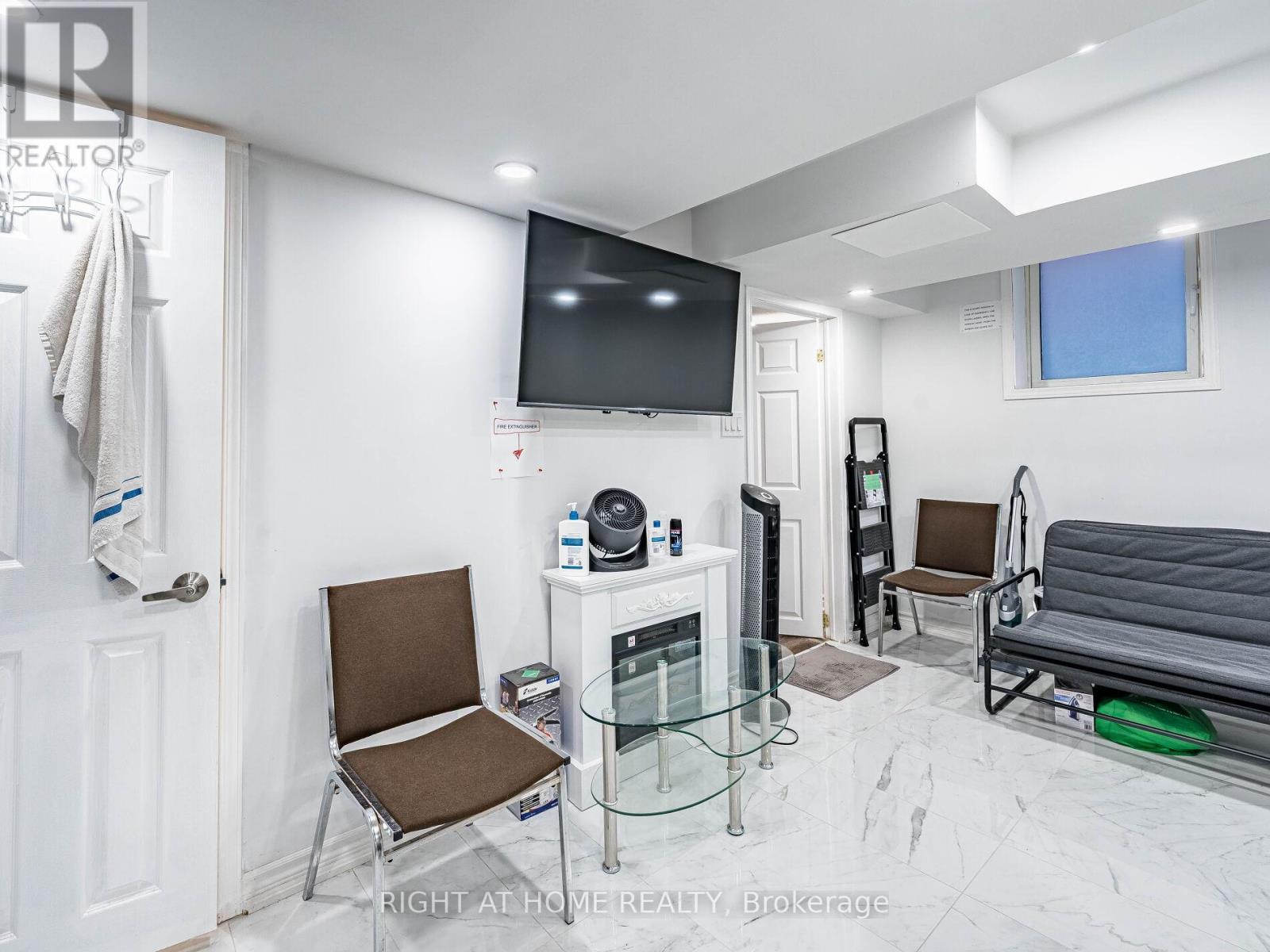 1156 Prestonwood Crescent, Mississauga, Ontario  L5V 2V3 - Photo 41 - W12494508