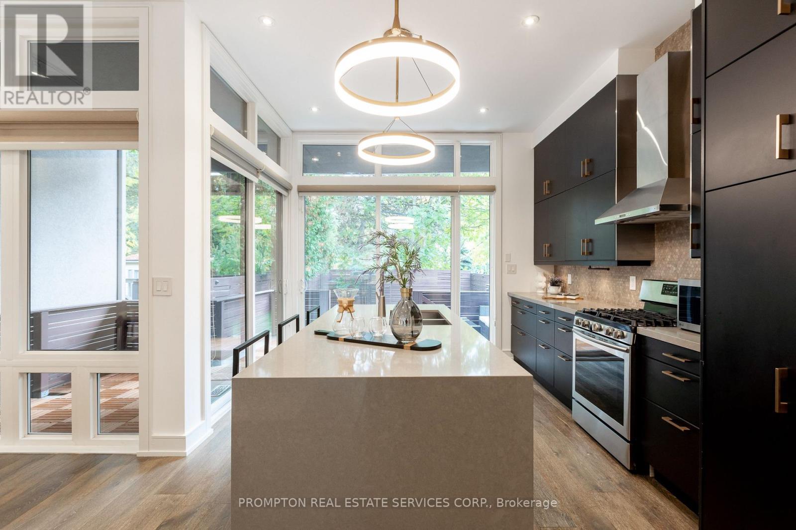 65 Harshaw Avenue, Toronto, Ontario  M6S 1X9 - Photo 8 - W12494520