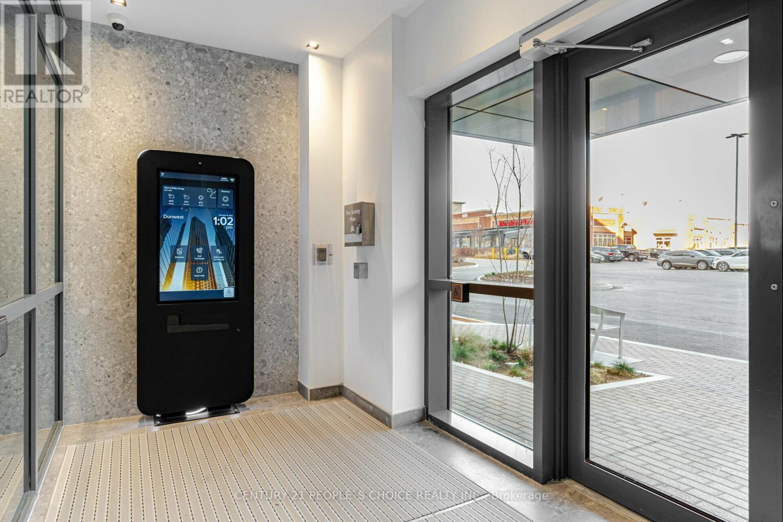 711 - 509 Dundas Street W, Oakville, Ontario  L6M 4M2 - Photo 3 - W12494532