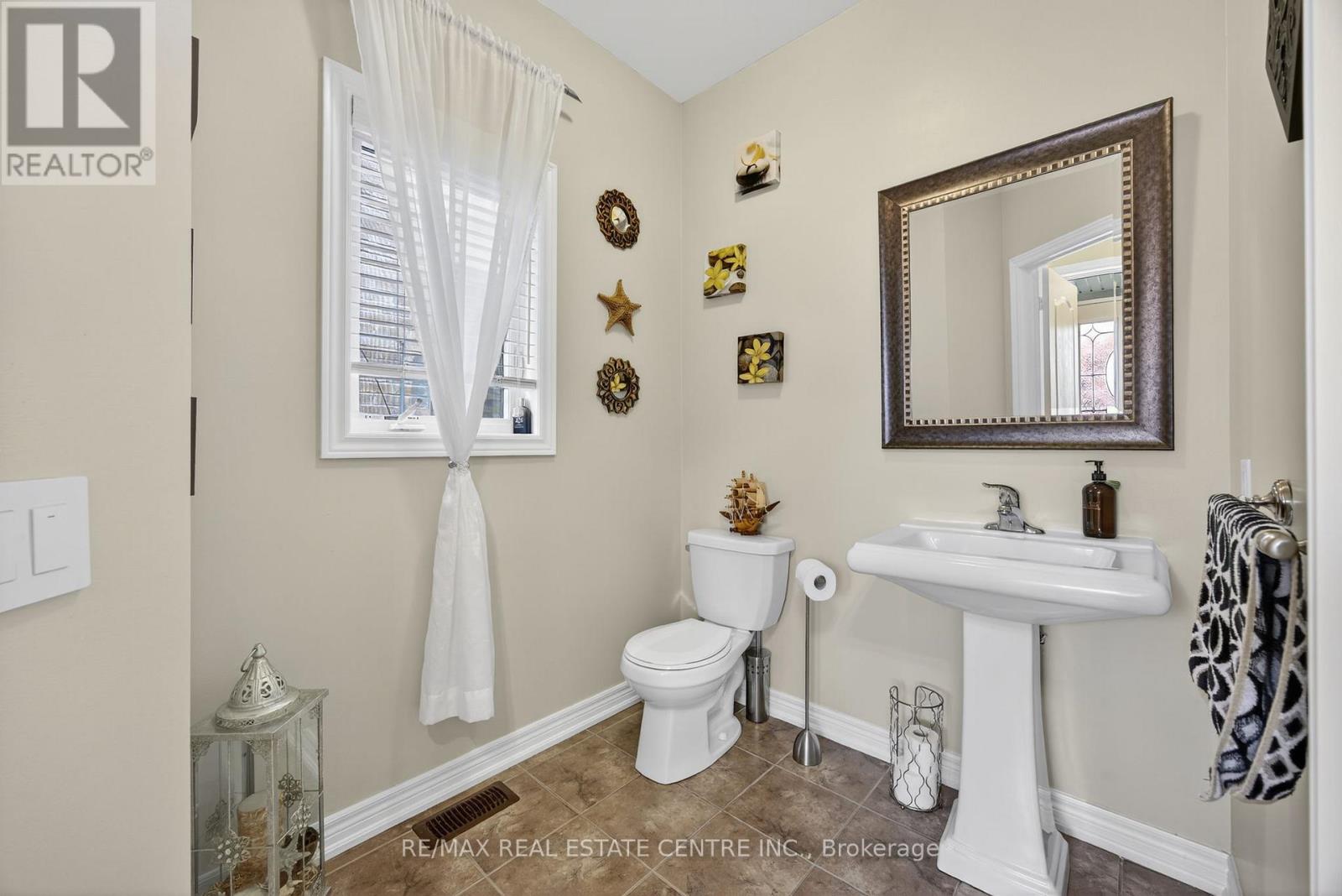 11 Fieldstone Lane Avenue, Caledon, Ontario  L7C 3Y8 - Photo 12 - W12494566