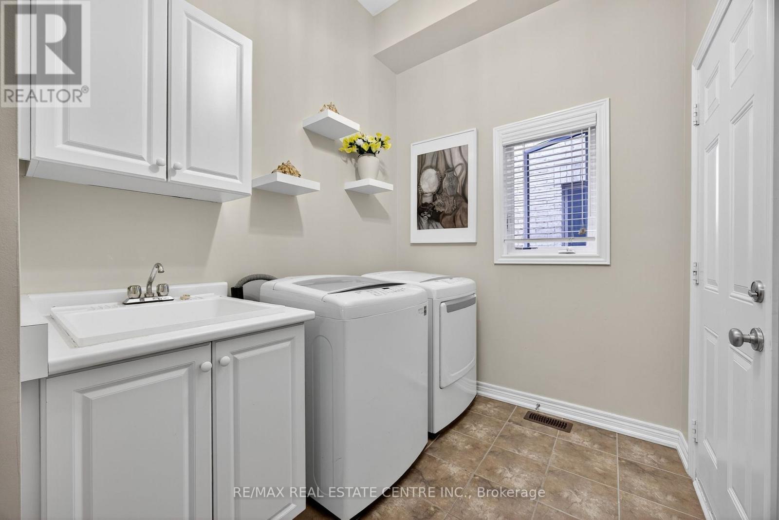 11 Fieldstone Lane Avenue, Caledon, Ontario  L7C 3Y8 - Photo 13 - W12494566