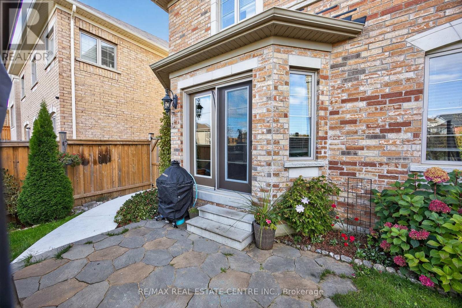 11 Fieldstone Lane Avenue, Caledon, Ontario  L7C 3Y8 - Photo 25 - W12494566