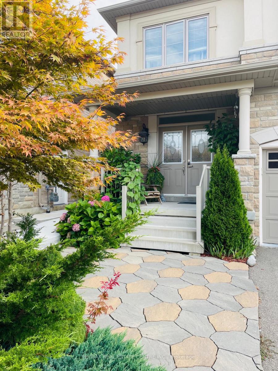 11 Fieldstone Lane Avenue, Caledon, Ontario  L7C 3Y8 - Photo 3 - W12494566