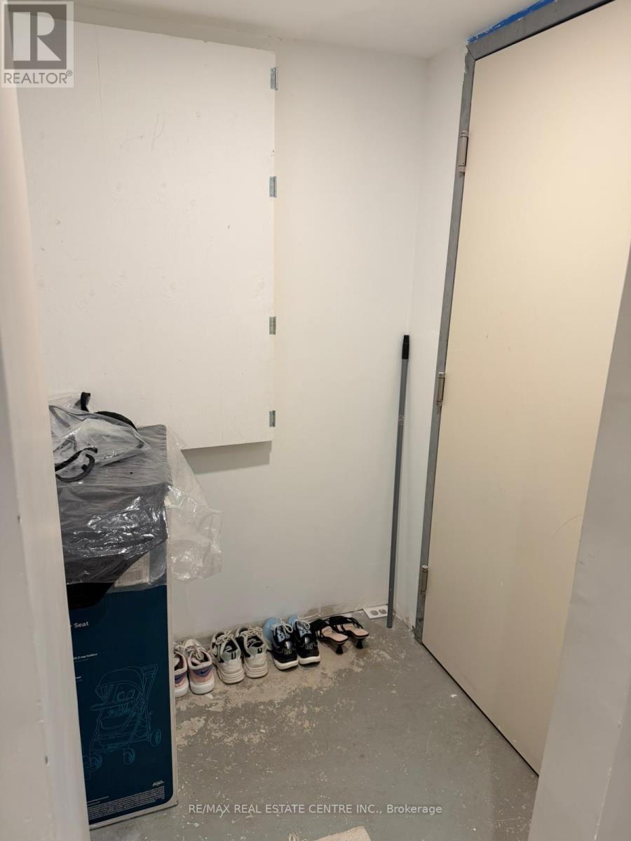 Bsmt. - 532 Woodward Avenue, Milton, Ontario  L9T 3B8 - Photo 4 - W12494568