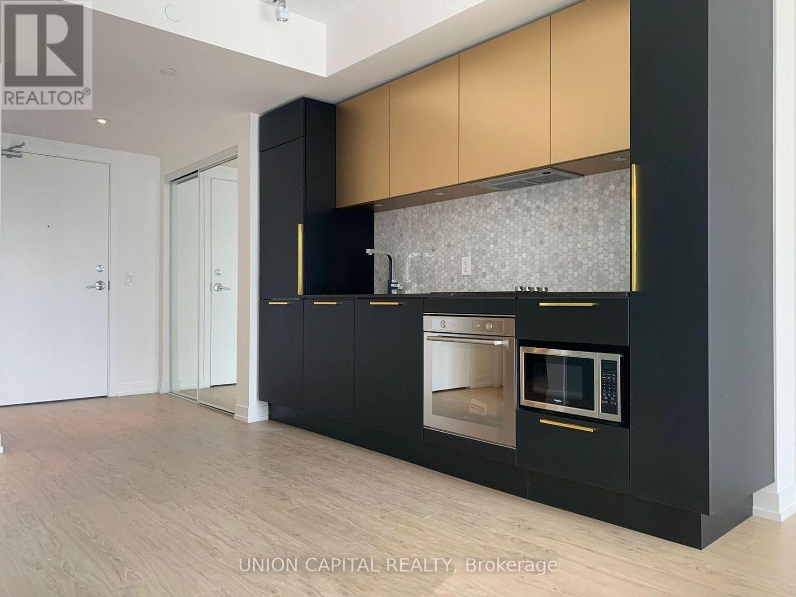 3918 - 85 Wood Street, Toronto, Ontario  M4Y 0E8 - Photo 3 - C12494580