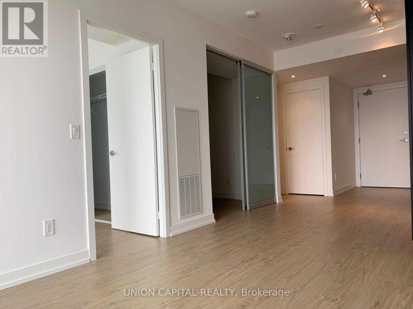 3918 - 85 Wood Street, Toronto, Ontario  M4Y 0E8 - Photo 8 - C12494580