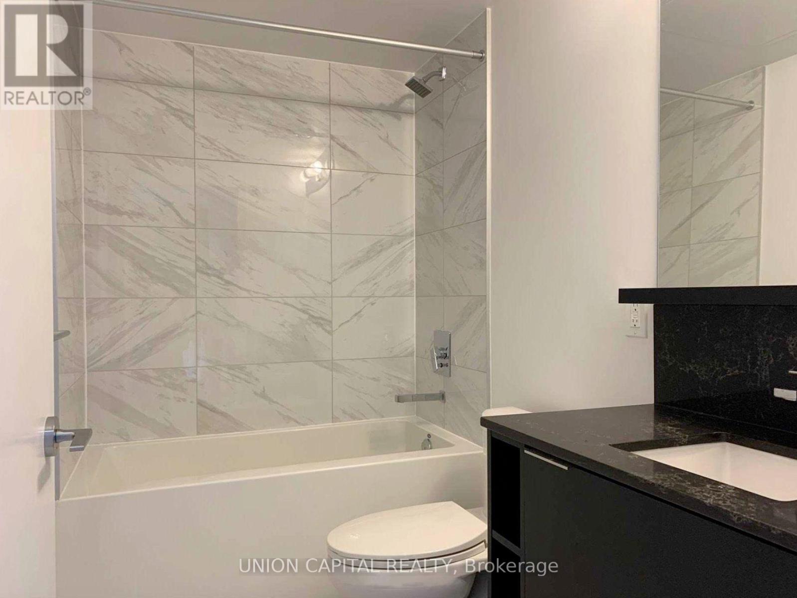 3918 - 85 Wood Street, Toronto, Ontario  M4Y 0E8 - Photo 9 - C12494580