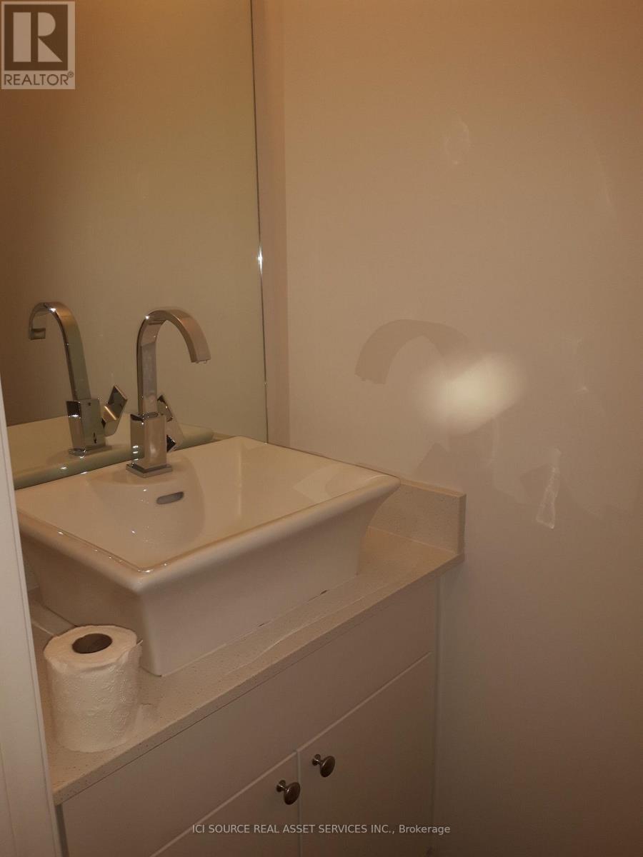 208 - 200 Woodbine Avenue, Toronto, Ontario  M4L 3P2 - Photo 17 - E12494582